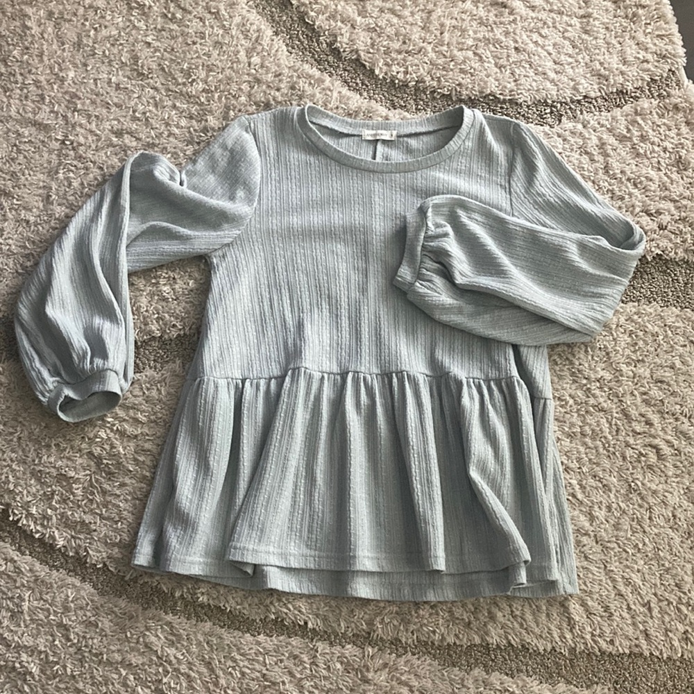 Medium gray peplum top